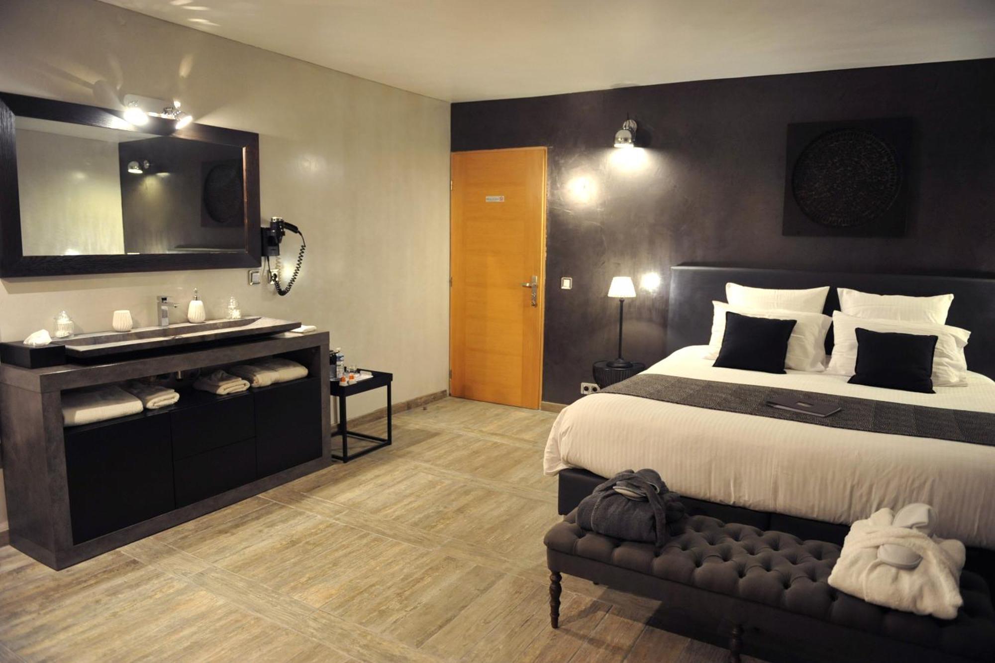 Le Mas Terre Des Anges Sarrians Room photo